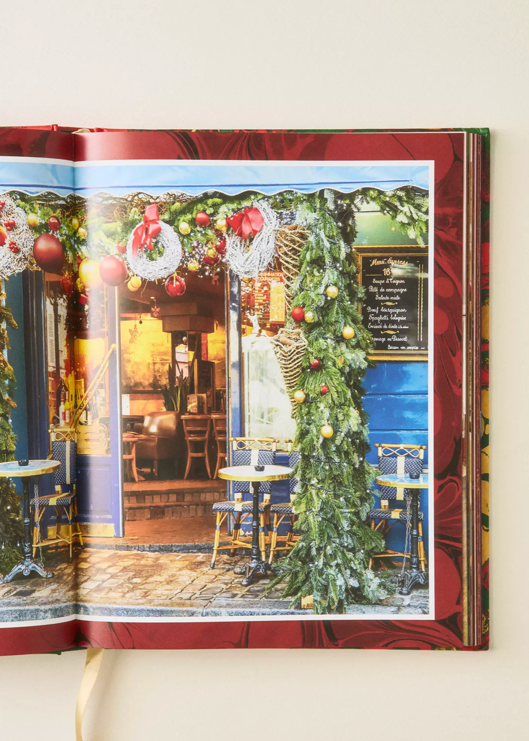 Merry & Chic: Your Most Dazzling Christmas Ever