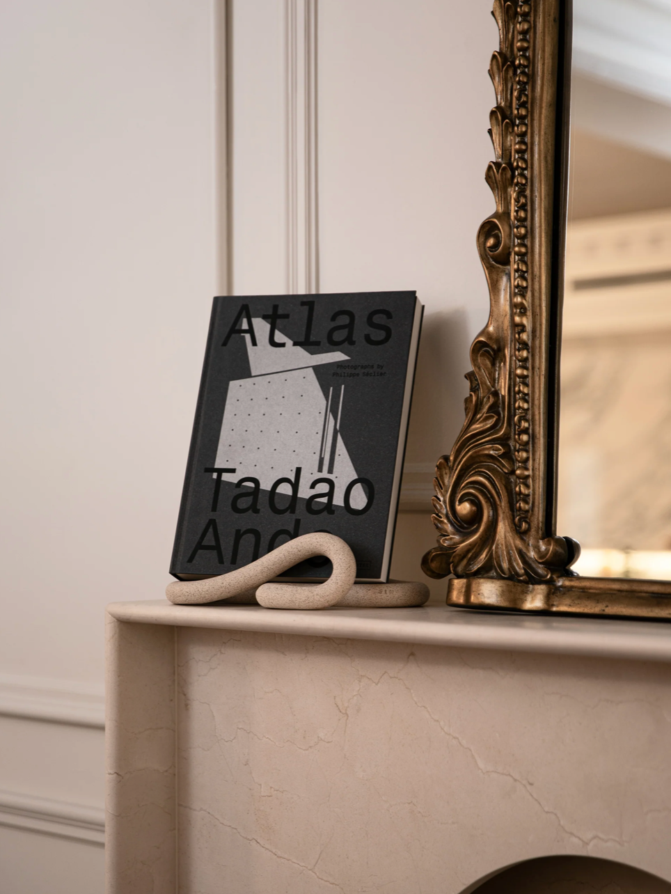 Lumbra Book Stand