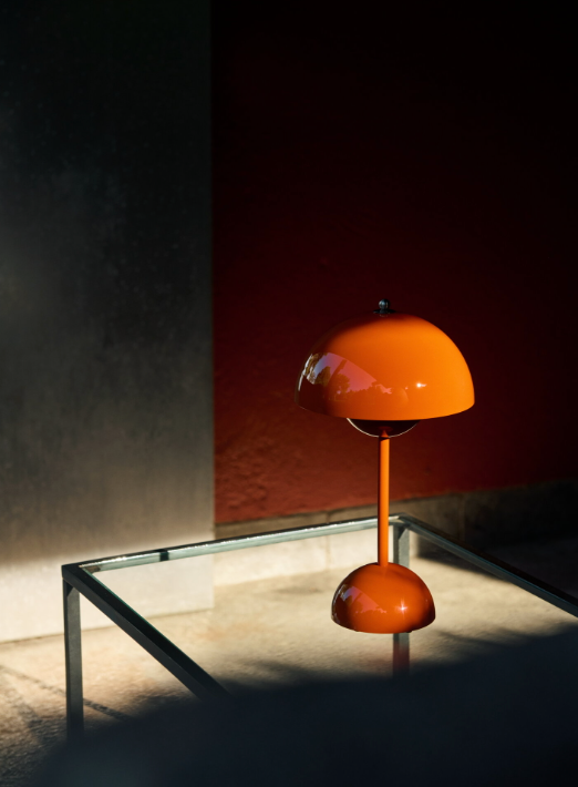 Flowerpot VP9 Verner Panton 1968 Portable Lamp - Zesty Orange