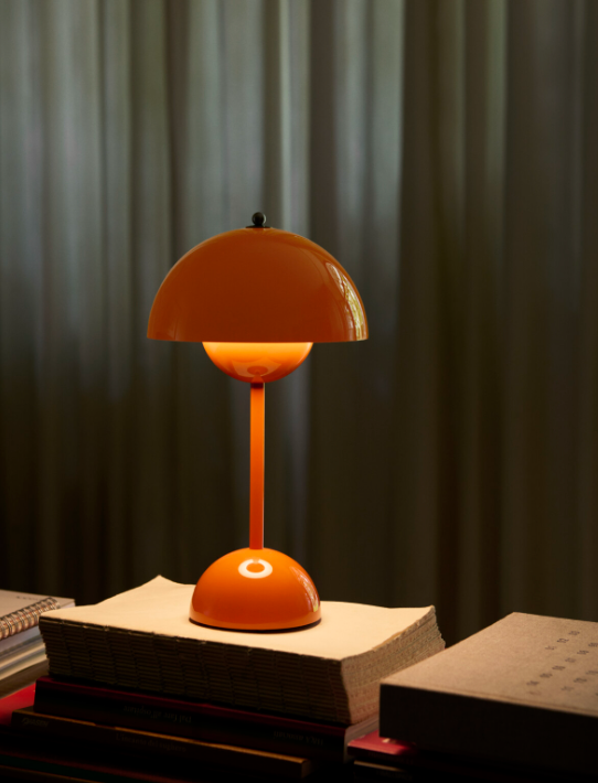 Flowerpot VP9 Verner Panton 1968 Portable Lamp - Zesty Orange