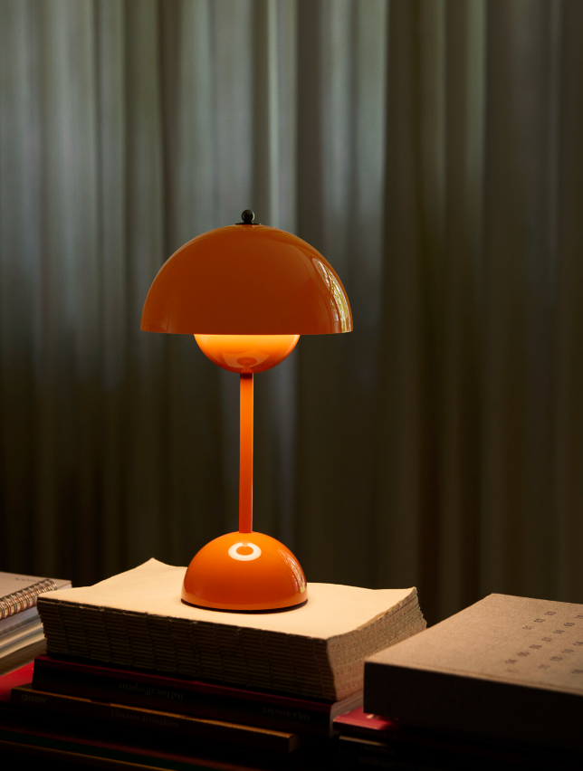 Flowerpot VP9 Verner Panton 1968 Portable Lamp - Zesty Orange